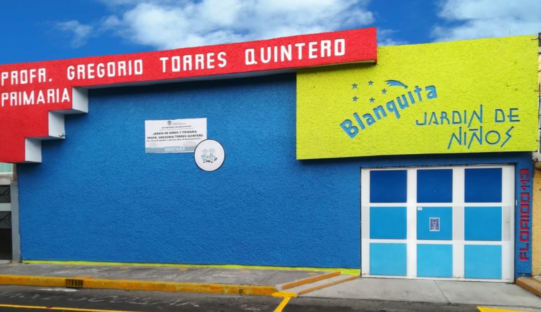 Fachada del Colegio Torres Quintero